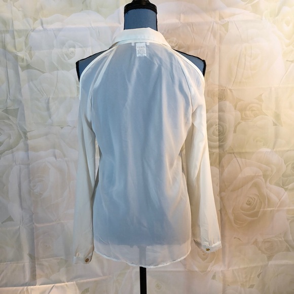 DizzyLizzy cold shoulder blouse w gold buttons - Picture 3 of 5